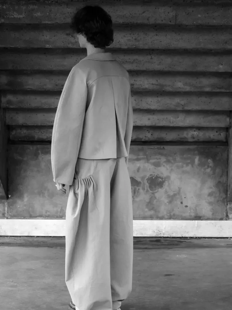 Camisa Oversize, de espaldas